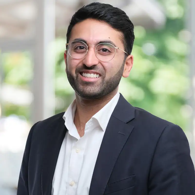 Ravi Punn headshot